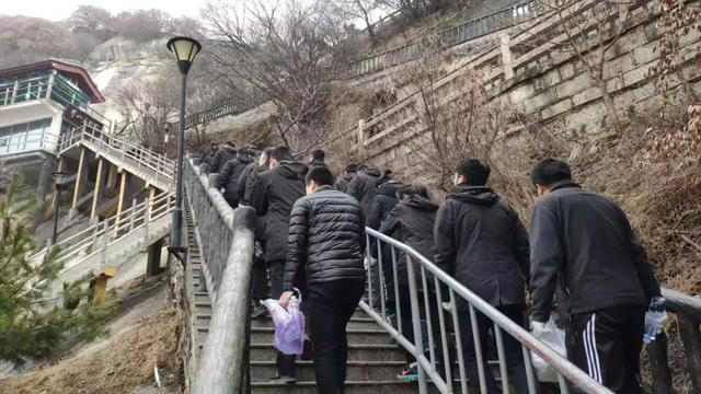 【华山西峰索道】太华索道公司组织干部职工开展学雷锋志愿服务活动(图5)