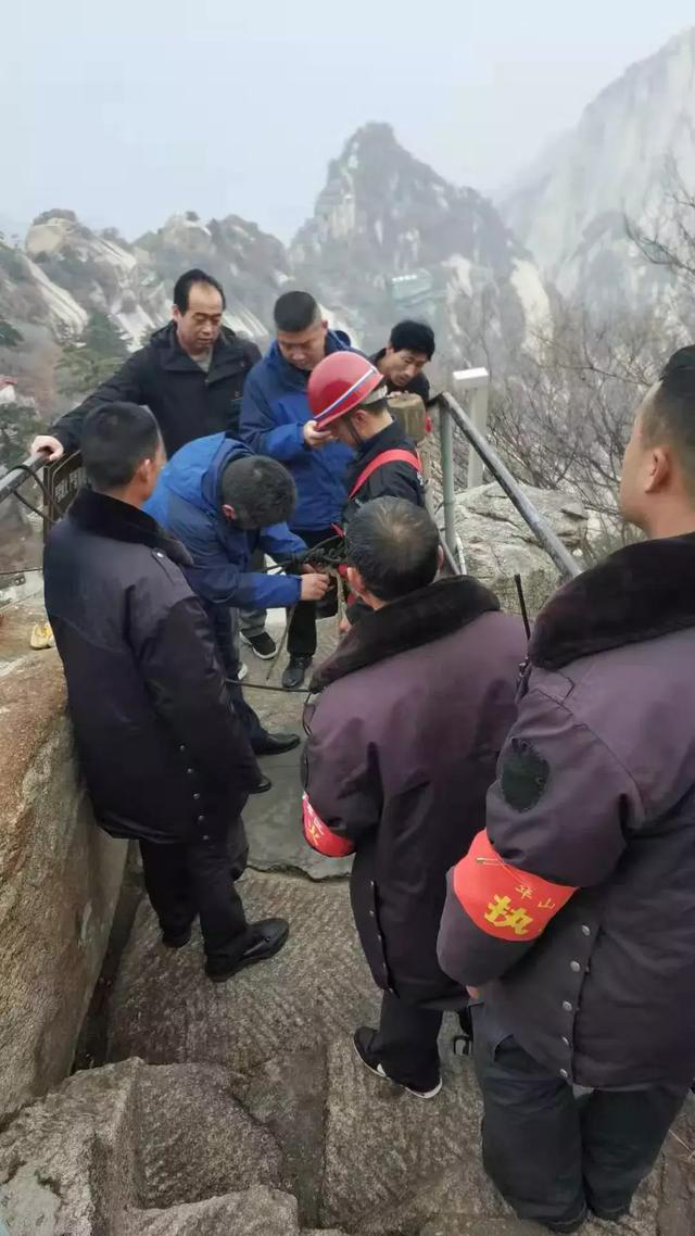 【华山西峰索道】太华索道公司组织干部职工开展学雷锋志愿服务活动(图7)